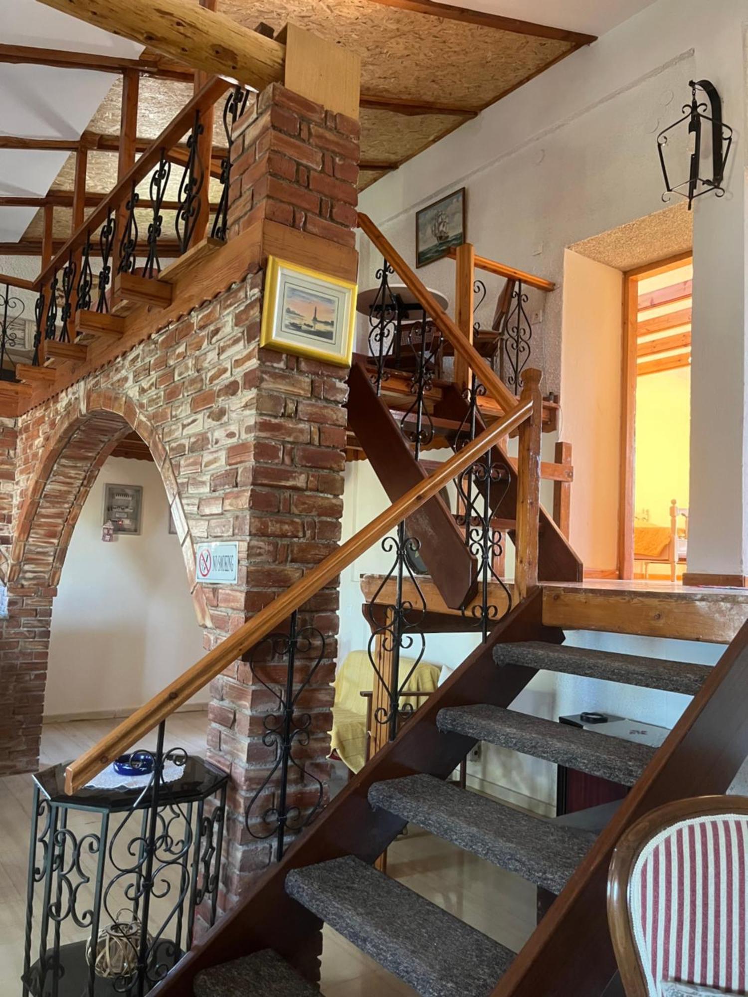 Kamera House Khordhakion Exterior photo