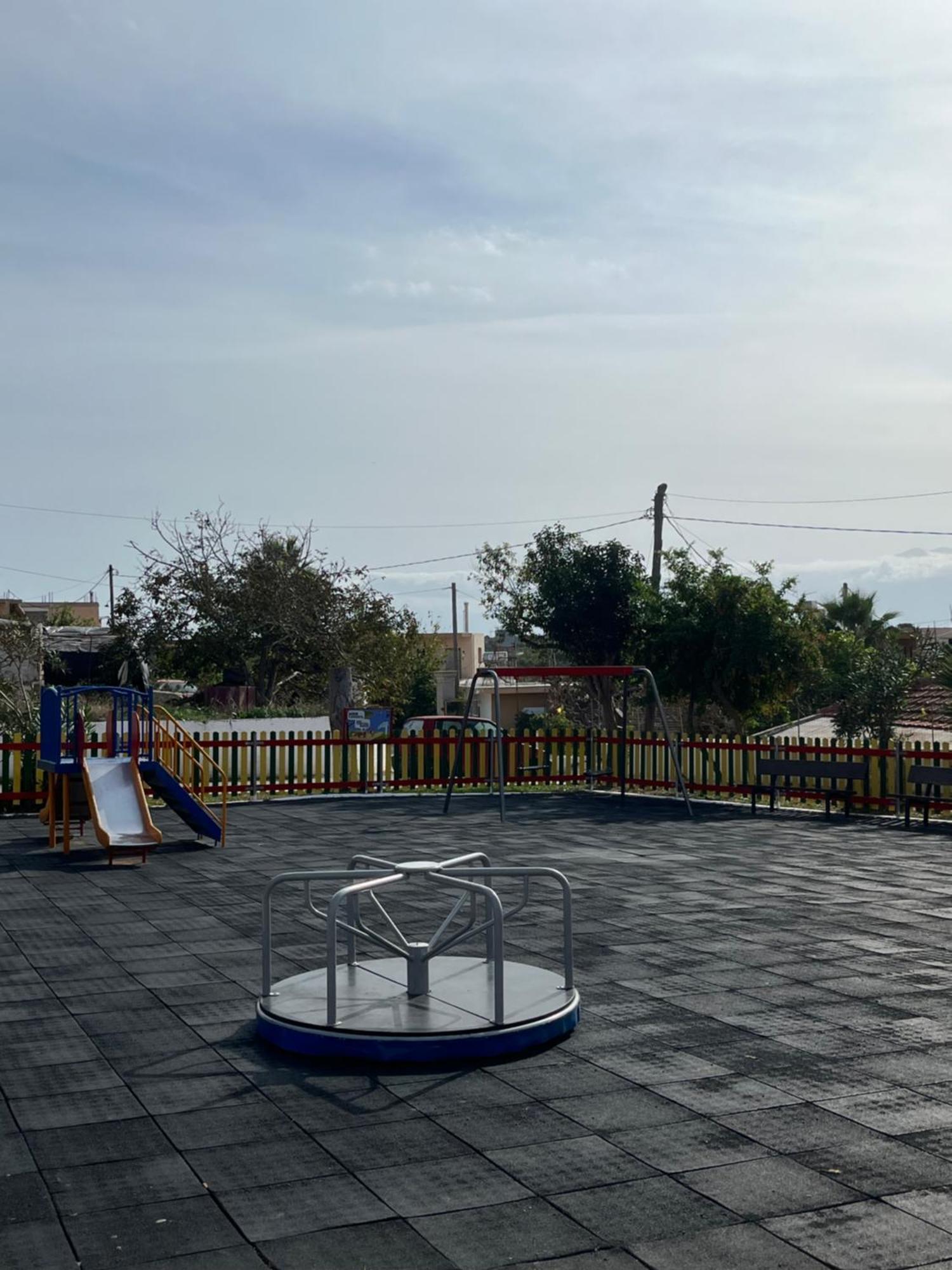 Kamera House Khordhakion Exterior photo