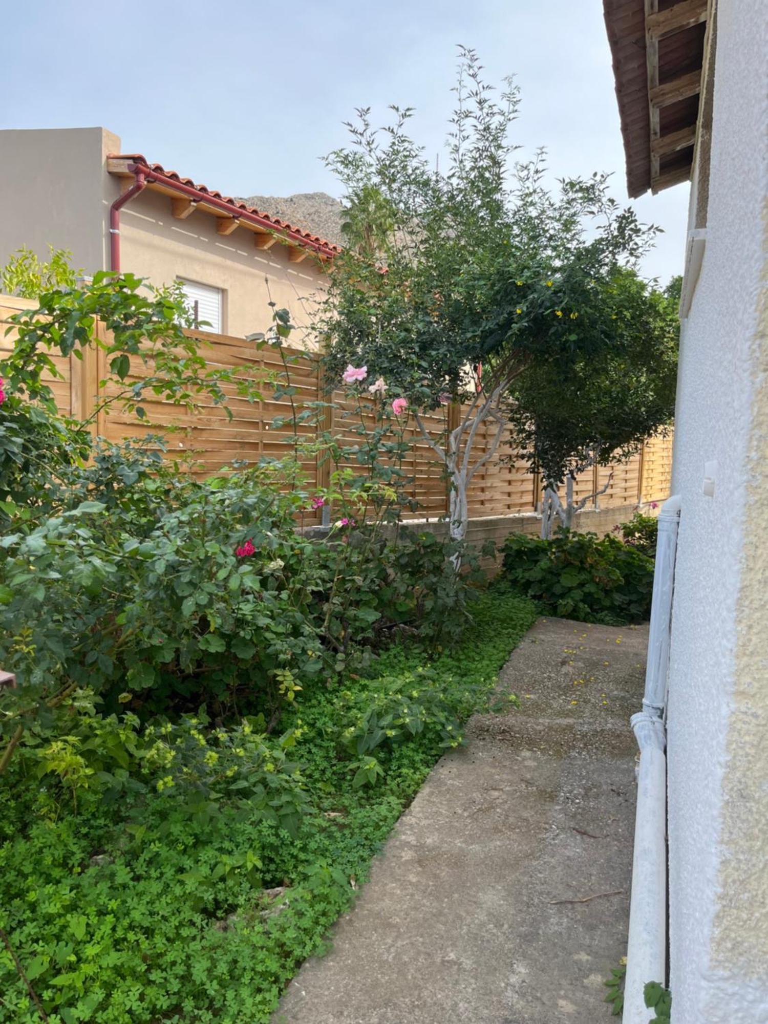 Kamera House Khordhakion Exterior photo