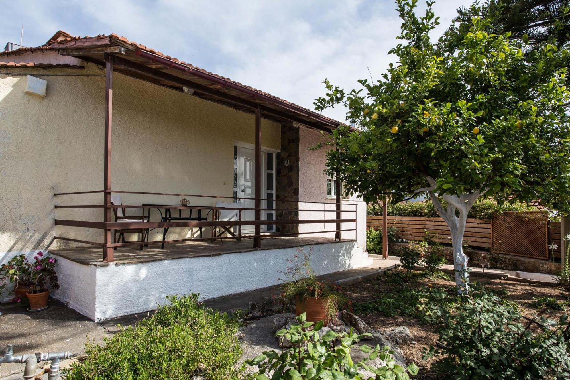 Kamera House Khordhakion Exterior photo